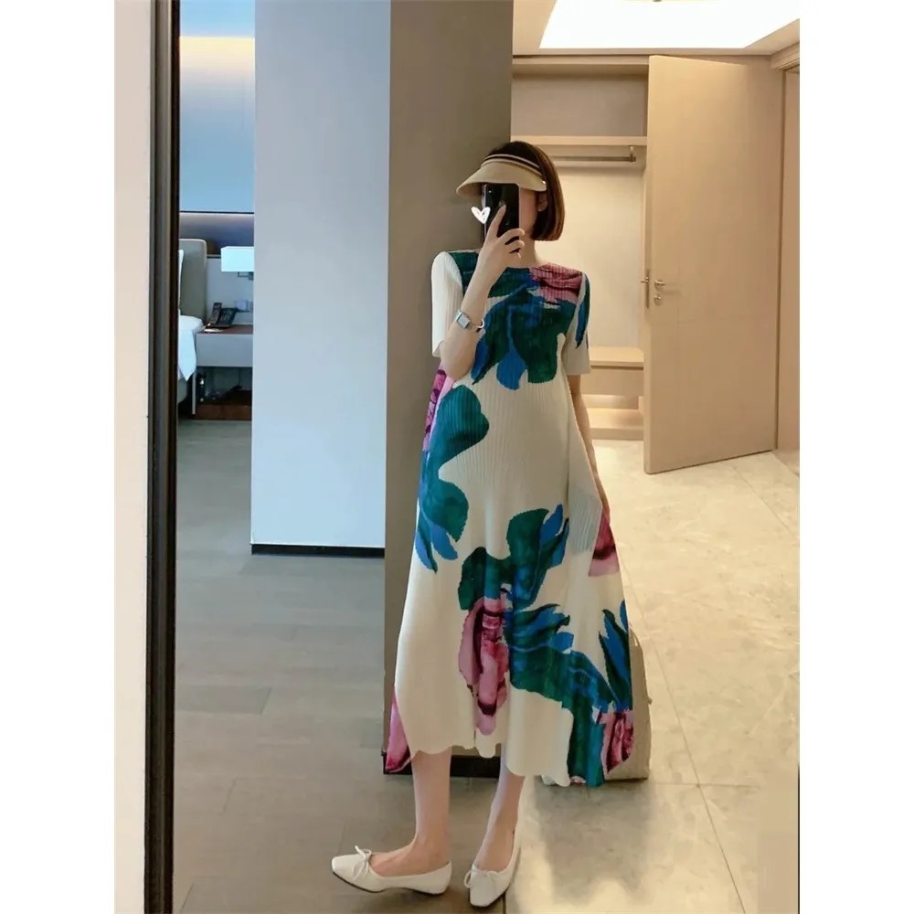 欧货2025年夏季新款轻奢名媛高级感短袖法式连衣裙子三宅褶皱