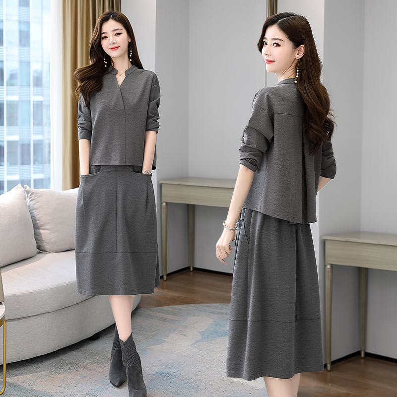 大码减龄时尚连衣裙套装女2025秋季爆款休闲洋气遮肚子显瘦两件套