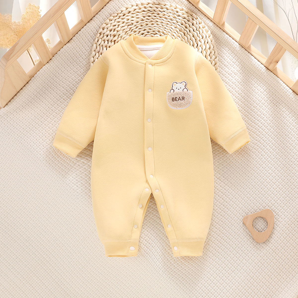 婴儿羊毛蚕丝连体衣春秋冬季新生儿加绒加厚服秋装保暖外出哈衣