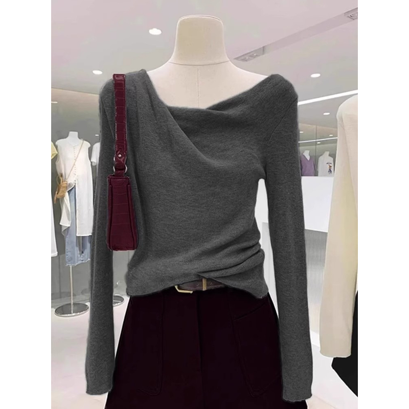 高级感气质灰色荡领时髦洋气针织衫女秋装设计感毛衣内搭打底上衣