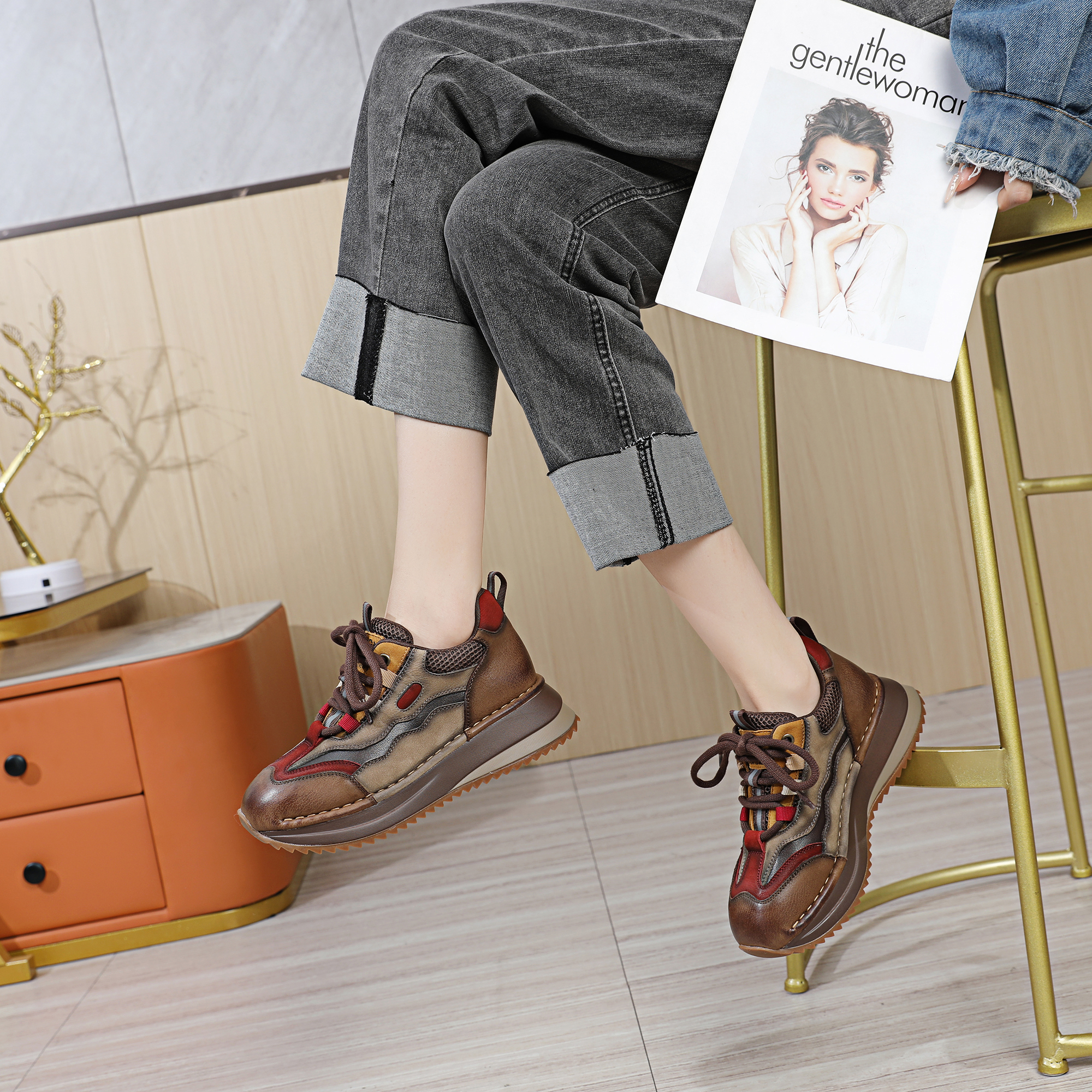 2025秋冬新款真皮软底圆头阿甘鞋撞色单鞋女德训鞋时尚厚底休闲鞋