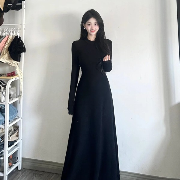 2025春秋磨毛黑色长袖显高连衣裙女圆领气质修身显瘦休闲大摆长裙