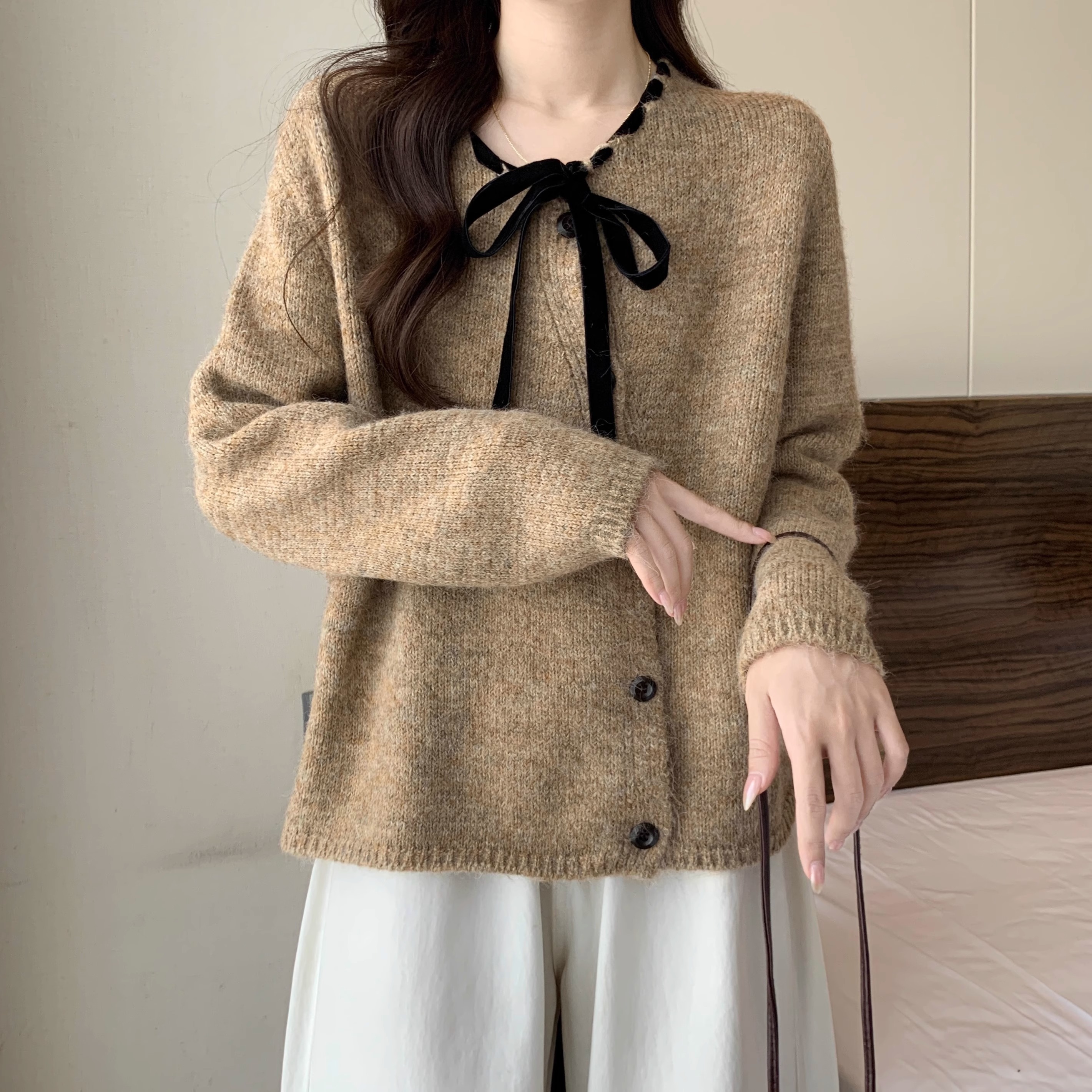 美拉德咖色针织衫毛衣大码女装秋冬胖mm法式蝴蝶结不规则开衫上衣