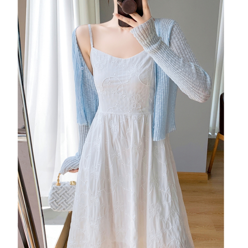 小清新花朵刺绣吊带裙子女秋季法式气质收腰显瘦中长款白色连衣裙