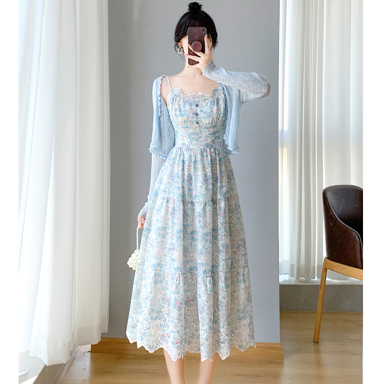 法式V领刺绣碎花蛋糕连衣裙女2025春夏新款收腰显瘦中长款吊带裙