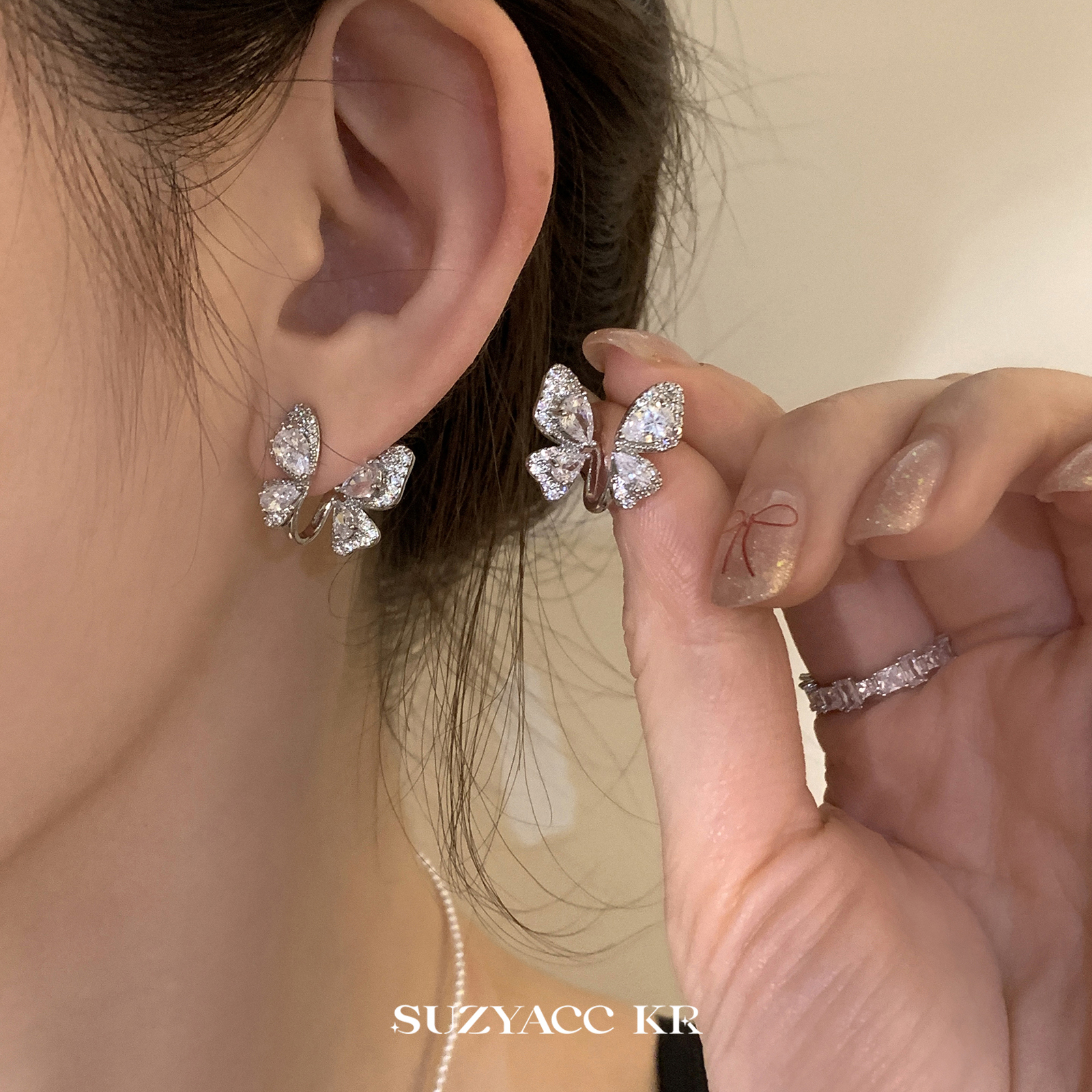 Suzyacc Kr 合金合成锆石耳饰 大气轻奢蝴蝶耳环E2447
