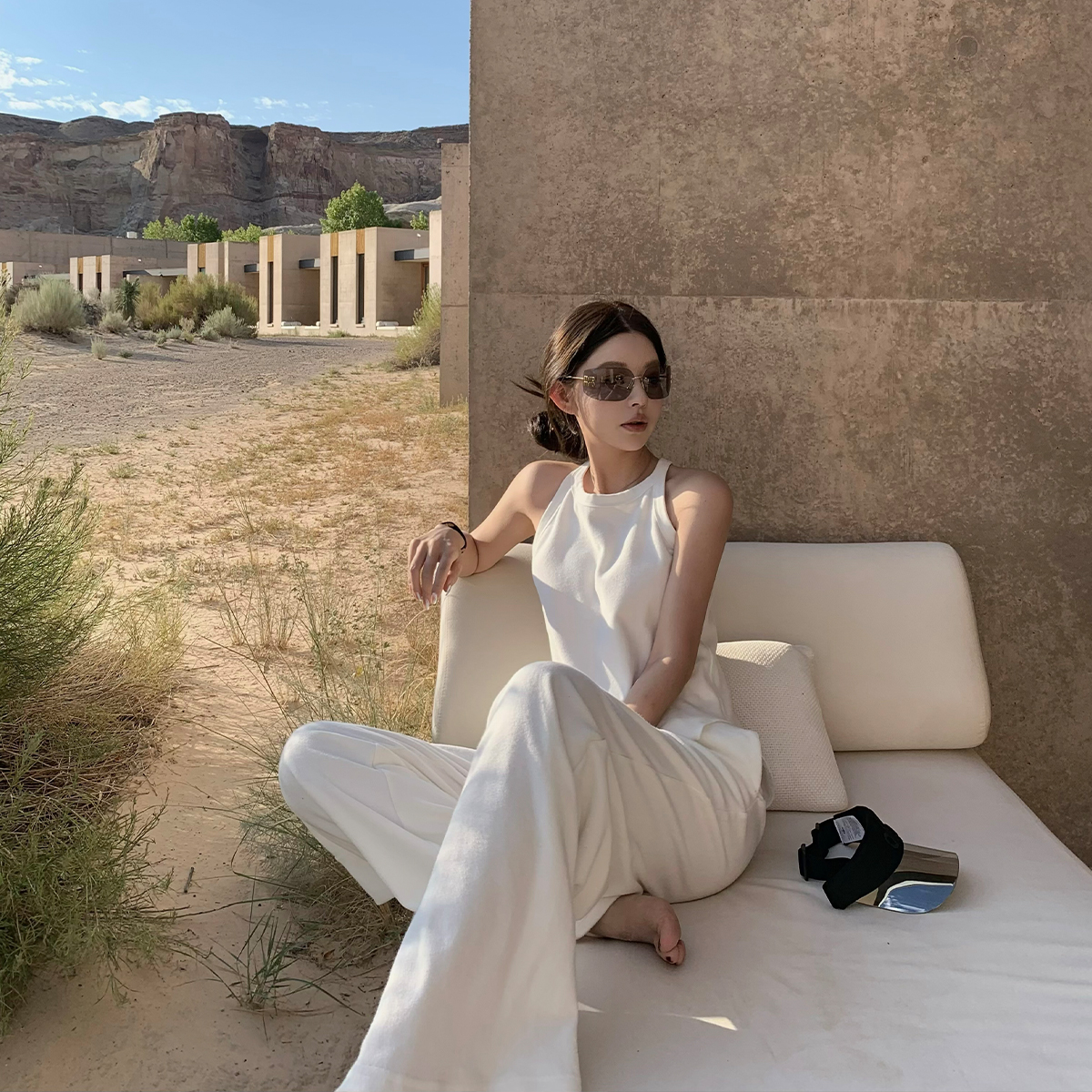 松弛感圆弧下摆设计显瘦背心宽松直筒抽绳长裤女夏套装气质时尚