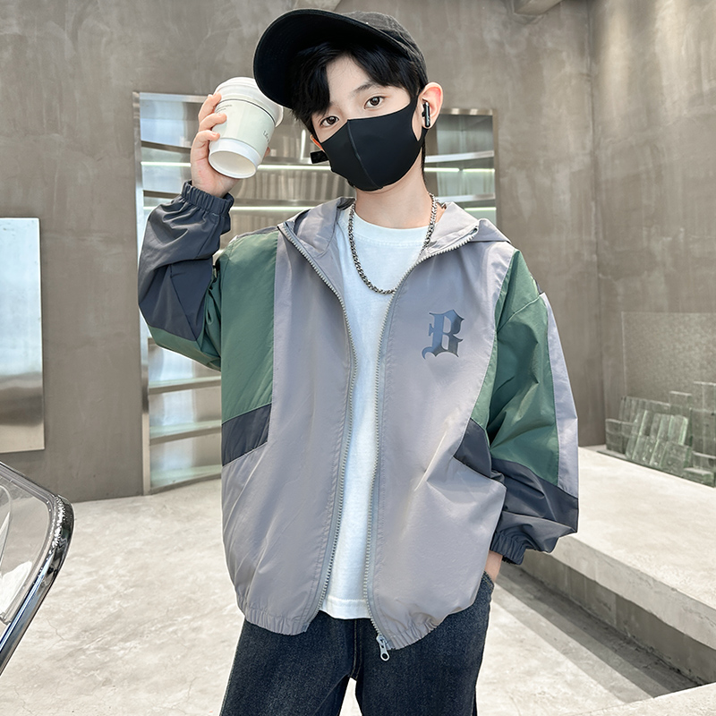 男童外套春秋款2025新款中大童秋装连帽上衣秋季薄款儿童装冲锋衣