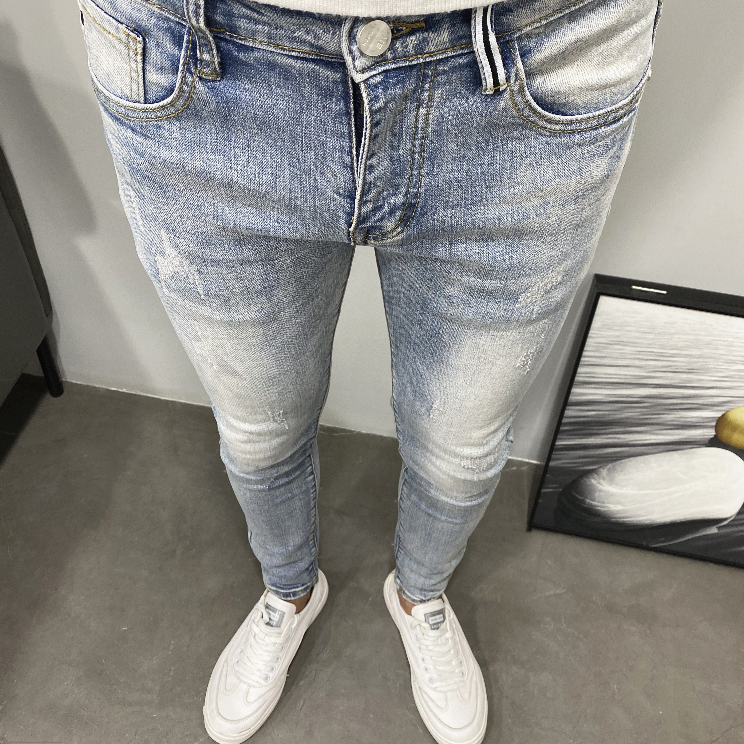 ins浅白蓝刺绣修身小脚九分牛仔长裤潮男春夏新韩弹力百搭社会人