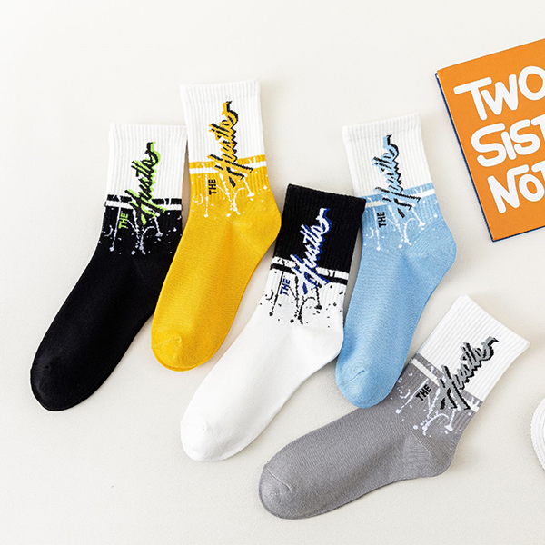 袜子男秋冬新款中筒棉袜吸汗透气ins潮运动青少年学生长筒篮球袜