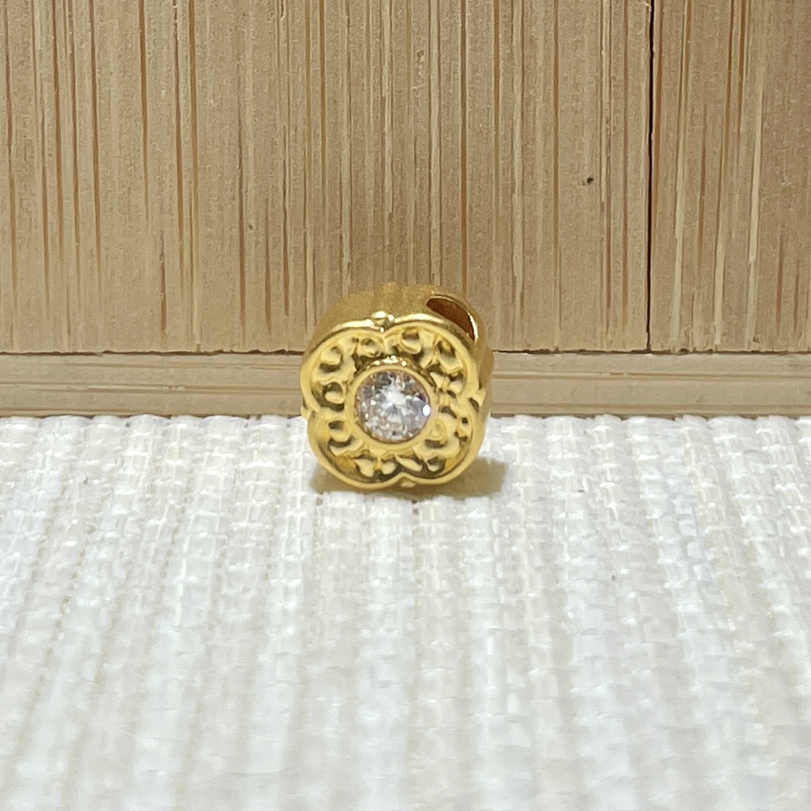 足金镶嵌四瓣花配件