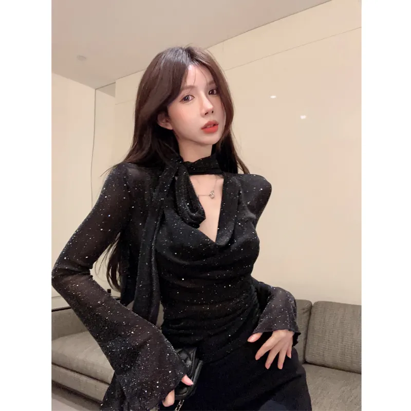 黑色微透v字T恤女装2025春季新款设计感喇叭袖荡领百搭显瘦上衣潮