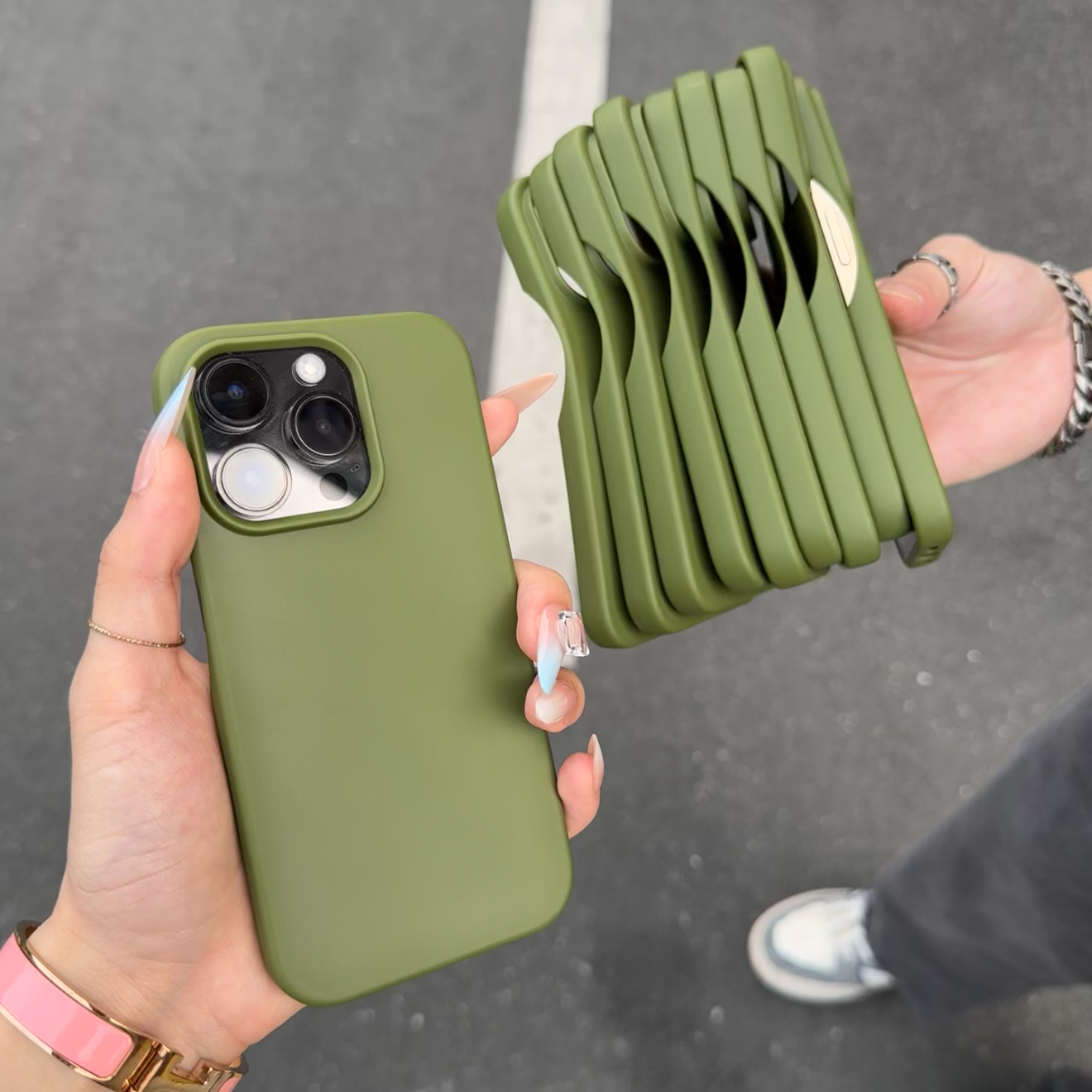 BANCAins超火纯色半包肤感适用iPhone17promax苹果16手机壳15软14