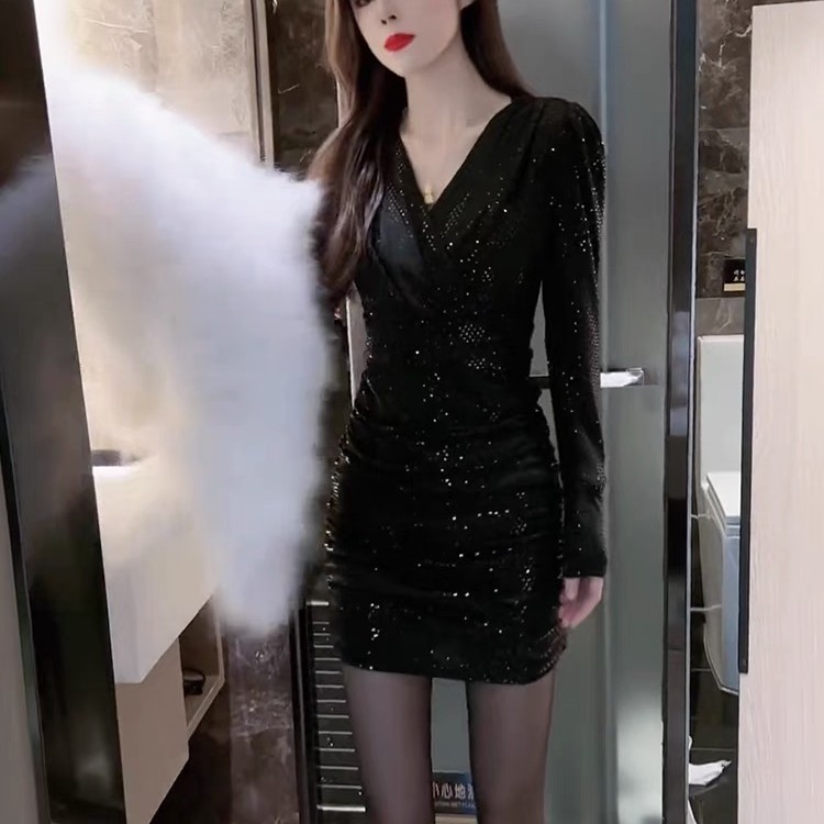 加绒亮片黑色包臀连衣裙女秋冬宴会气质修身显瘦打底裙小黑裙