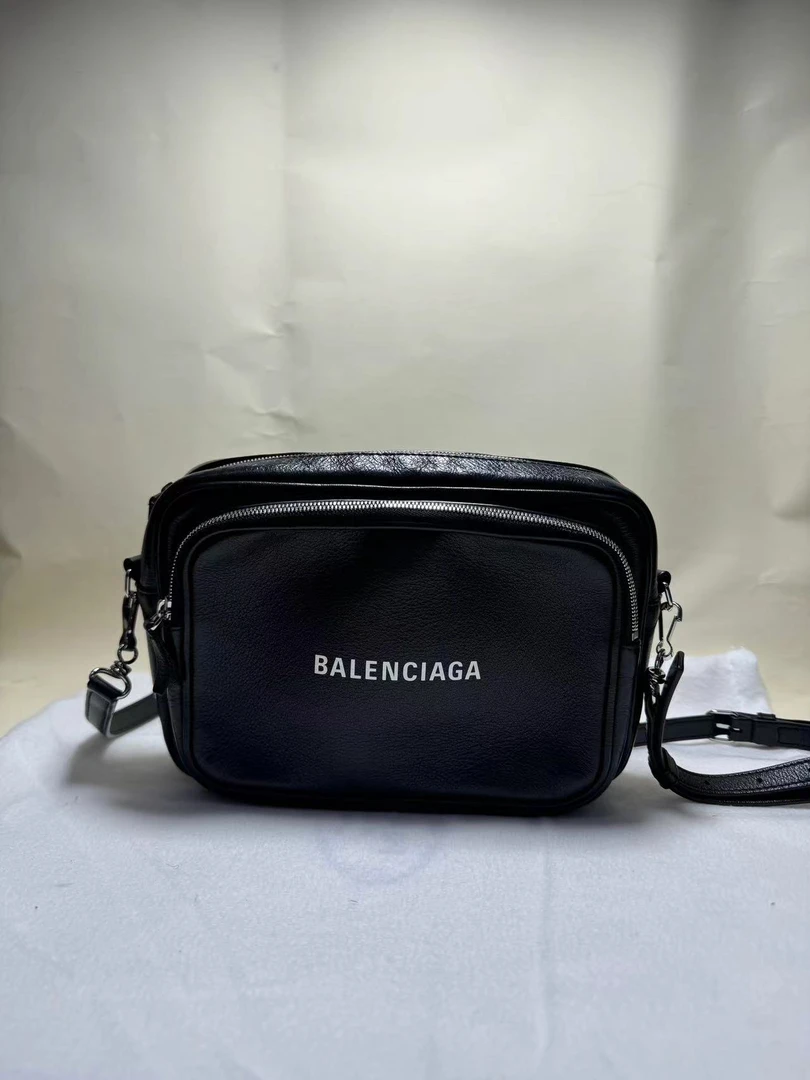 95新 Balenciaga/巴黎世家 相机包