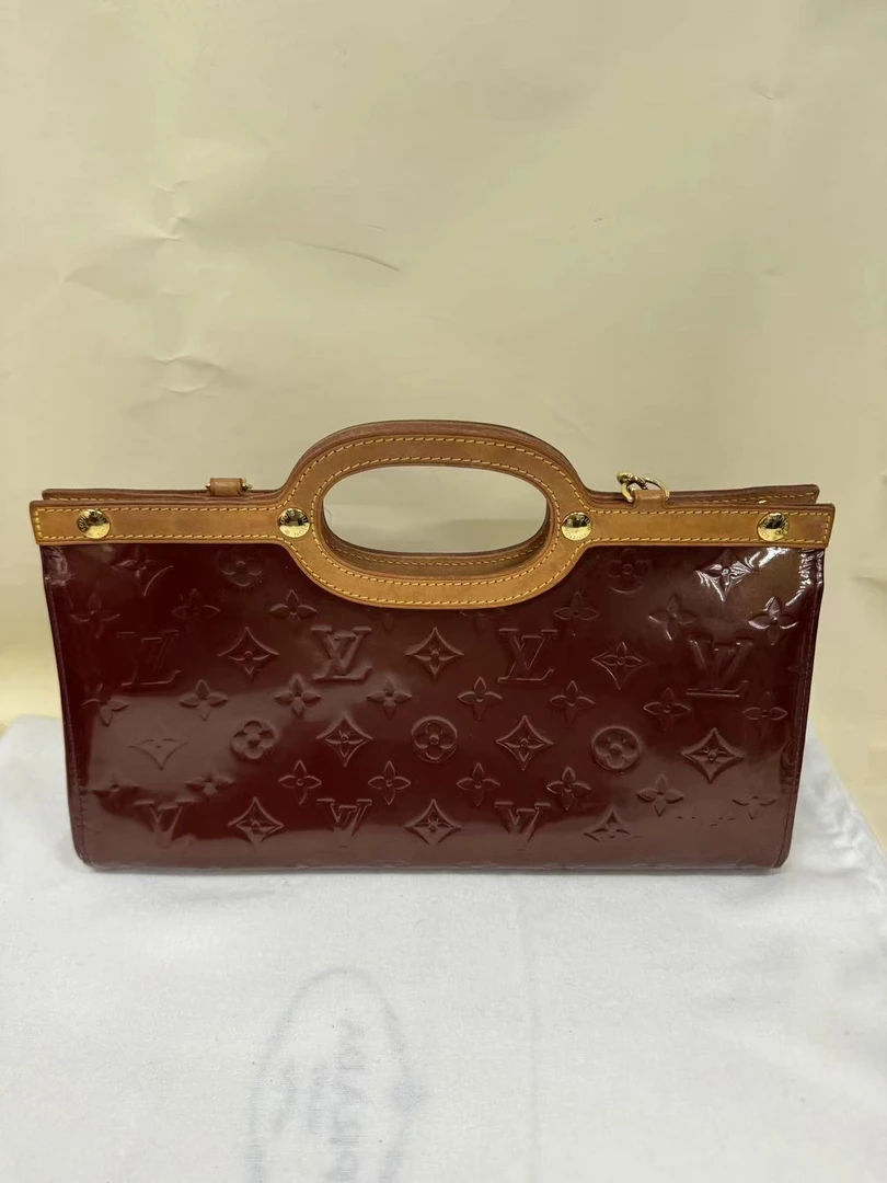 95新 LouisVuitton/路易威登 lv漆皮手提包
