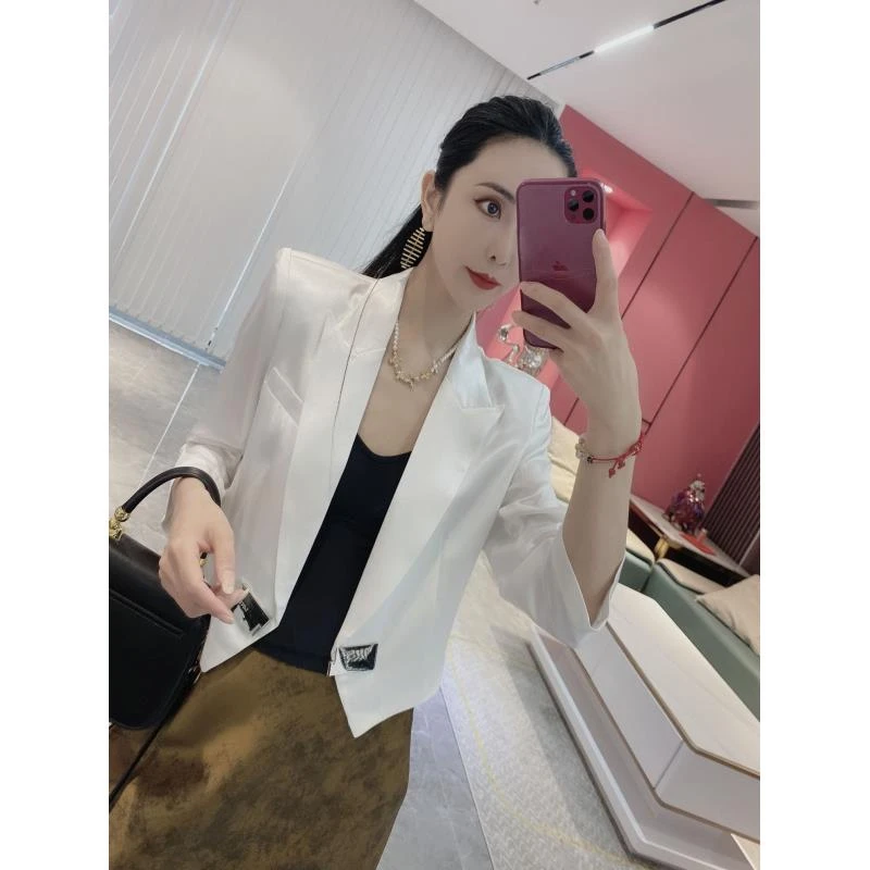 W【婉婉有仪】七分袖金属扣短款西装外套7609（4.23）