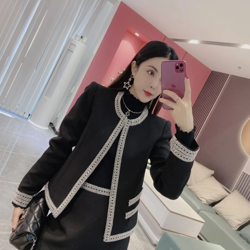 Q【橦颜推荐】重工钉珠无领小香外套99998