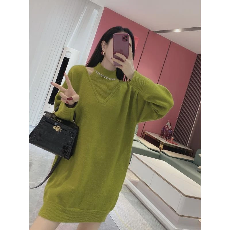 Y【焦点范儿】亮丝挂脖钉珠立领宽松毛衣1110