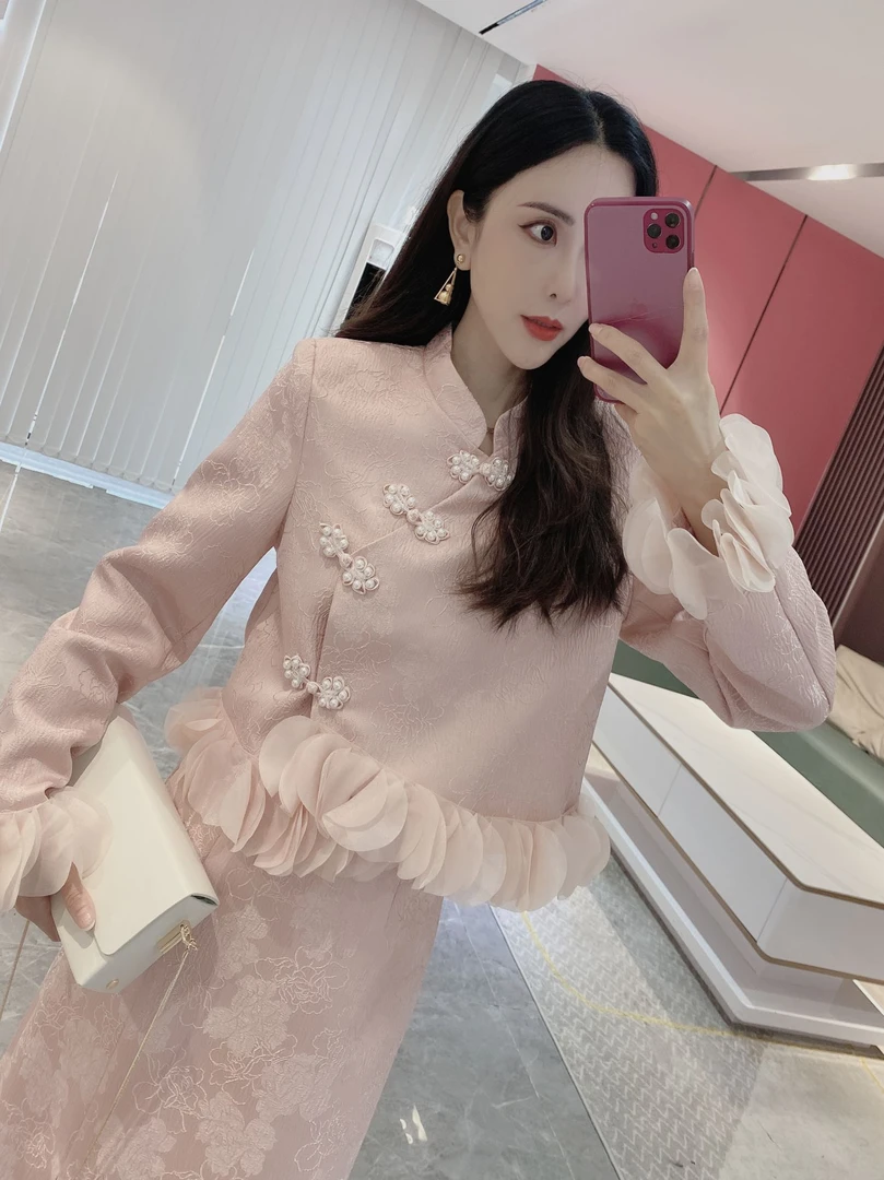 Y【橦颜推荐】花瓣重工钉珠扣花边上衣+开叉半身裙两件套6617