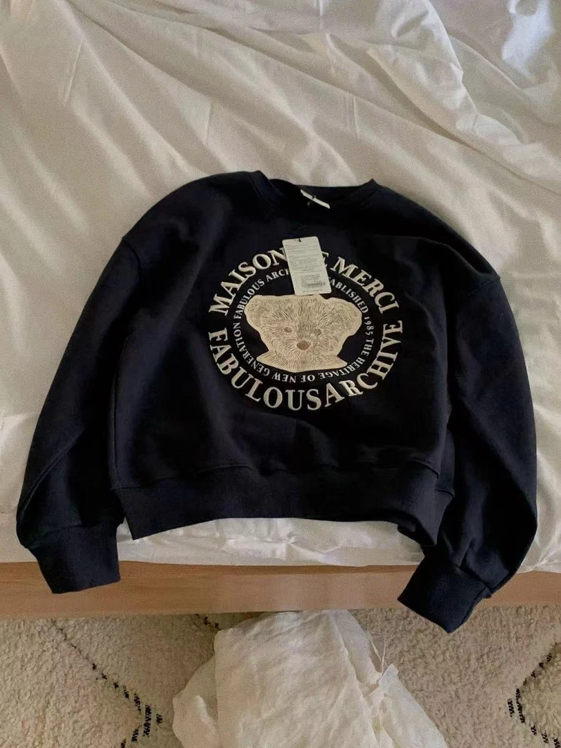 【小熊乐园】秋新款减龄感宽松简约圆领套头卫衣