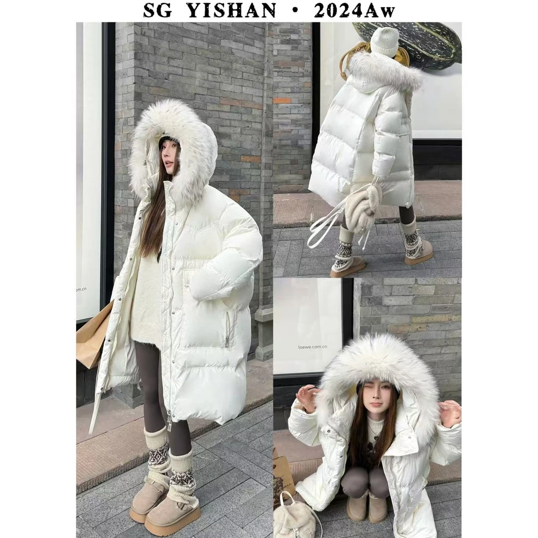 SG / 杨依姗 AW貉子毛领连帽中长款90白鸭绒羽绒服WT-20231925