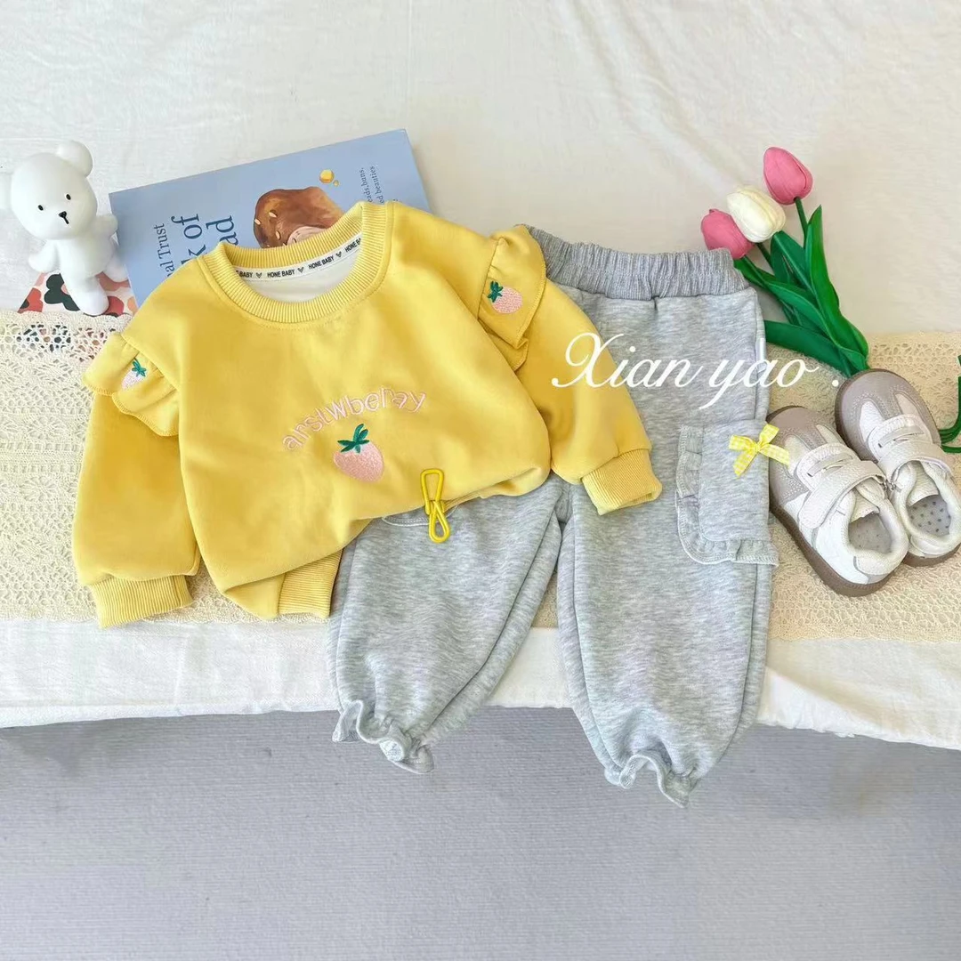 25早春女宝宝新款套装飞袖草莓套装女春季休闲两件套SJ-R-C630