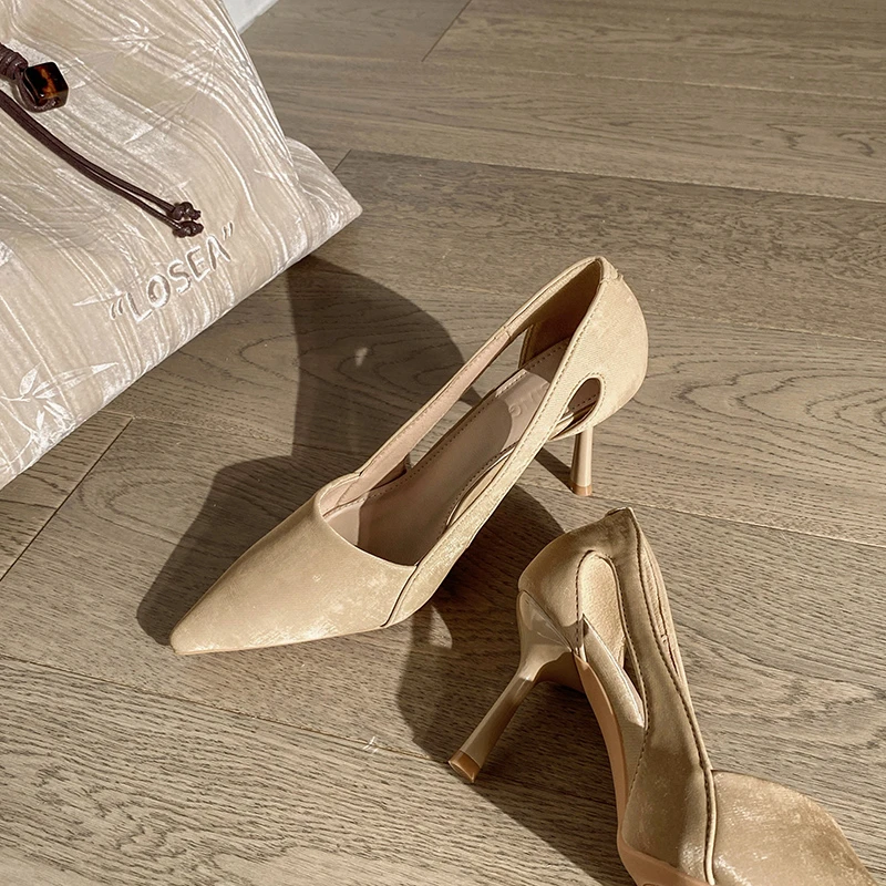 尖头高跟鞋镂空夏季单鞋女2025新款细跟气质法式设计感小众晚晚鞋