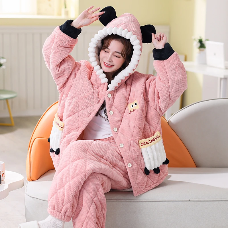 三层夹棉睡衣冬季大码加厚卡通刺绣胖mm保暖套装女长袖连帽家居服