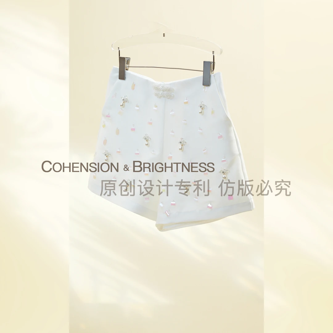 凝慧【落花听雨】时尚休闲百搭钉珠亮片装饰高腰显瘦短裤KN011