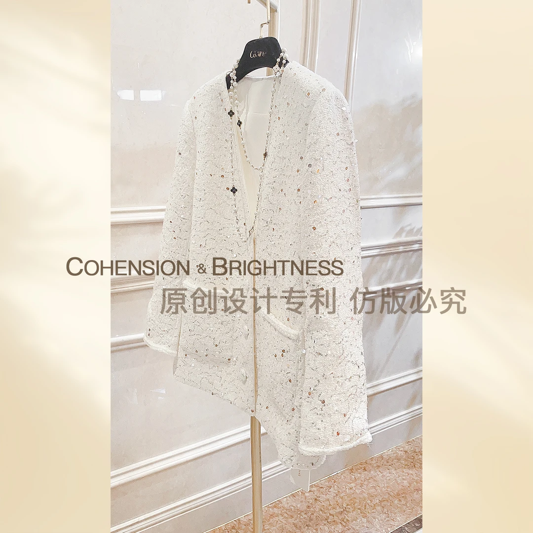 凝慧真的好【高知气韵】秋季法式V领小香风钉珠亮片外套YQ030