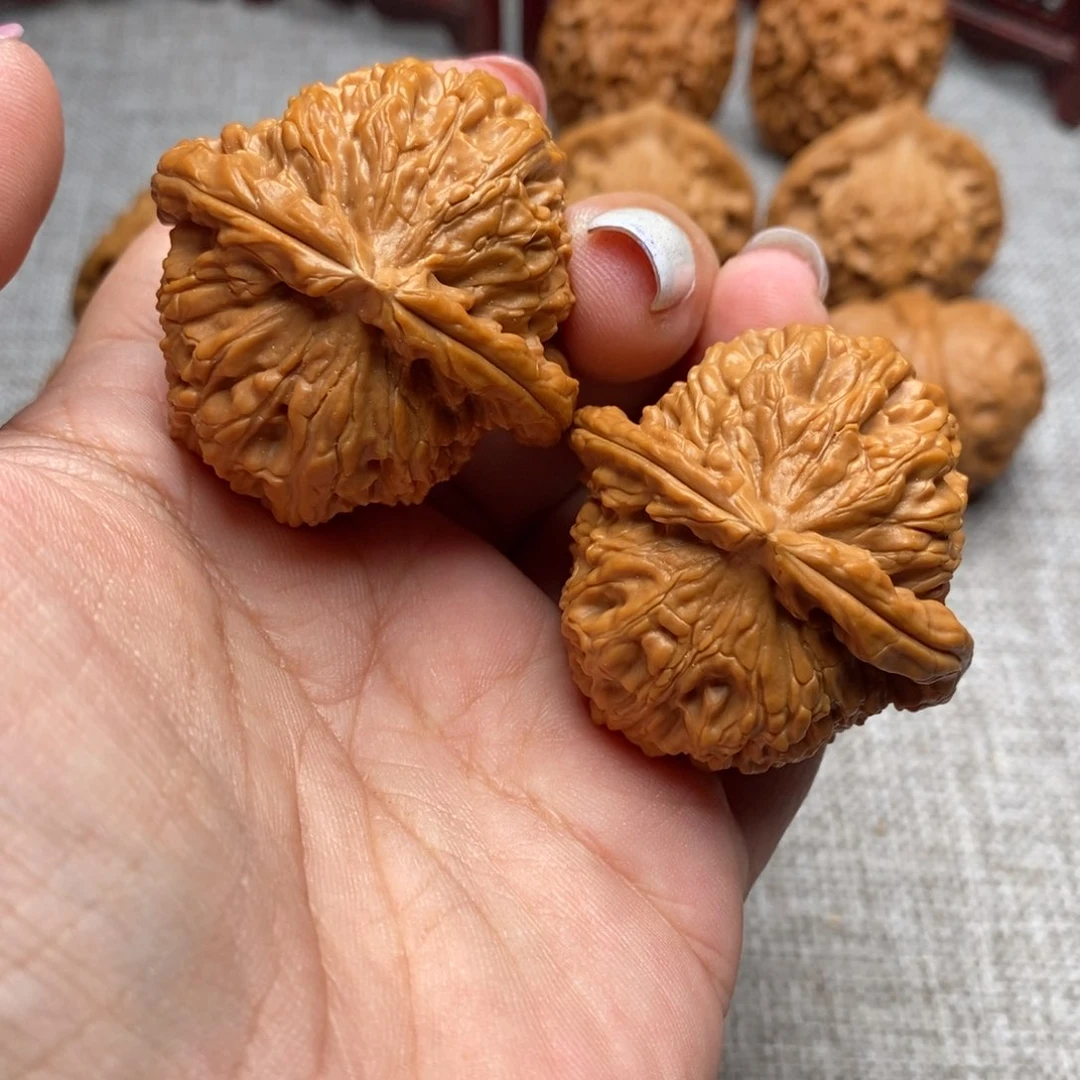 文玩核桃把件蒙*三角白42全品