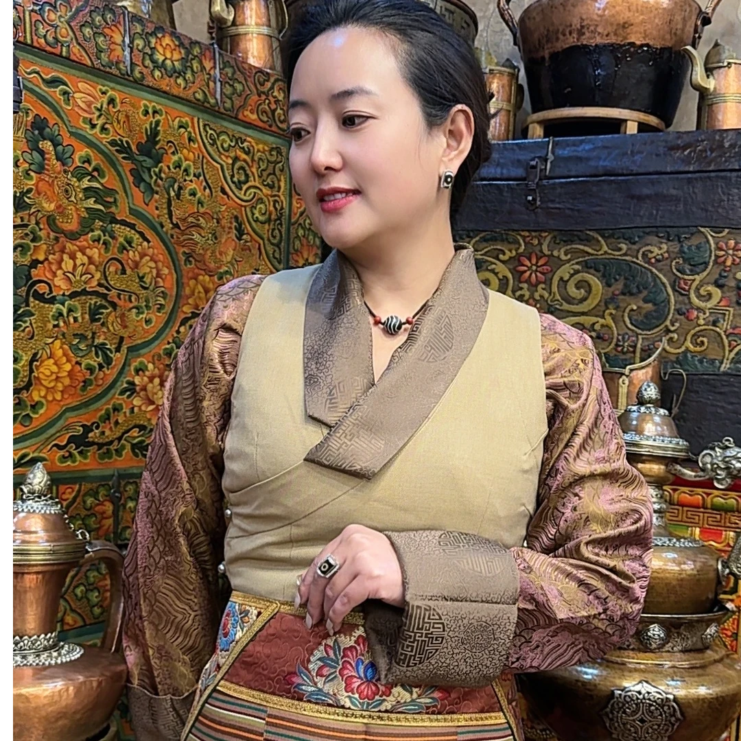 史镜藏式传统复古藏服