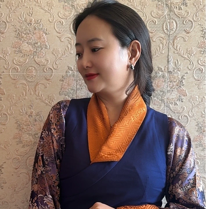 史镜传统复古女士藏服特玛