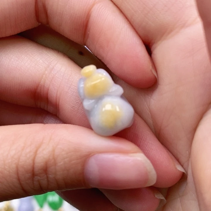 翡翠颈饰未镶嵌吊坠