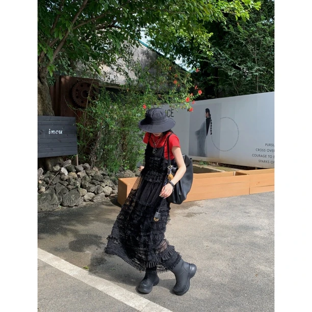 HELLOTANGO《邀约夏日》法式蕾丝拼接重工蛋糕裙吊带连衣裙24081#