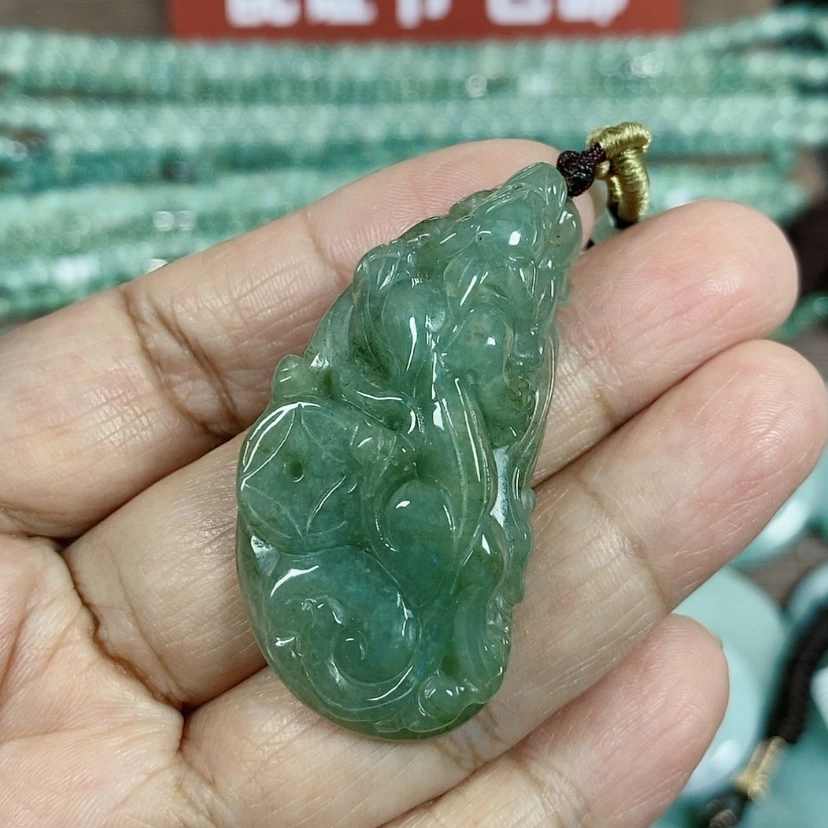【闪购商品】翡翠颈饰未镶嵌玉吊坠随性草龙
