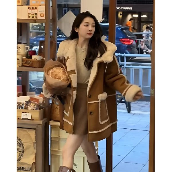 2024年秋冬季新款皮毛一体女拼接连帽中长款百搭时尚保暖皮草外套