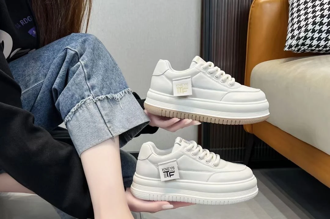 W305小白鞋(底厚三公分)