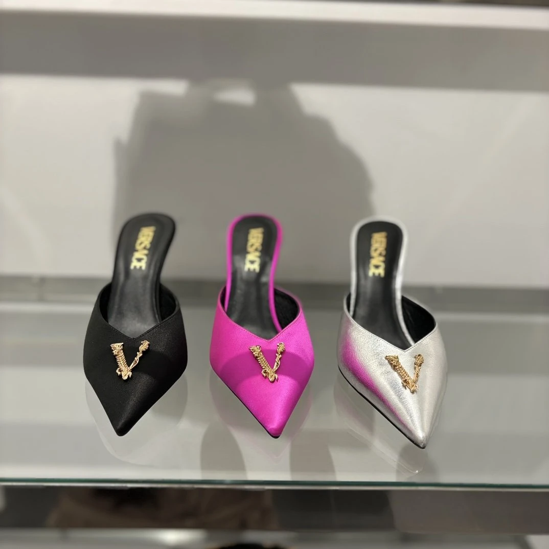 Versace/范思哲尖头高跟鞋跟高9cm