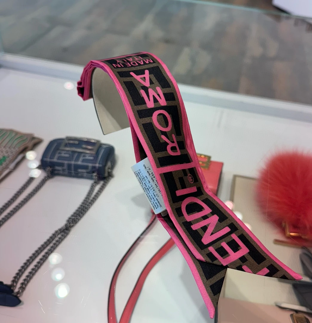 FENDI/芬迪老花桑蚕丝小丝巾