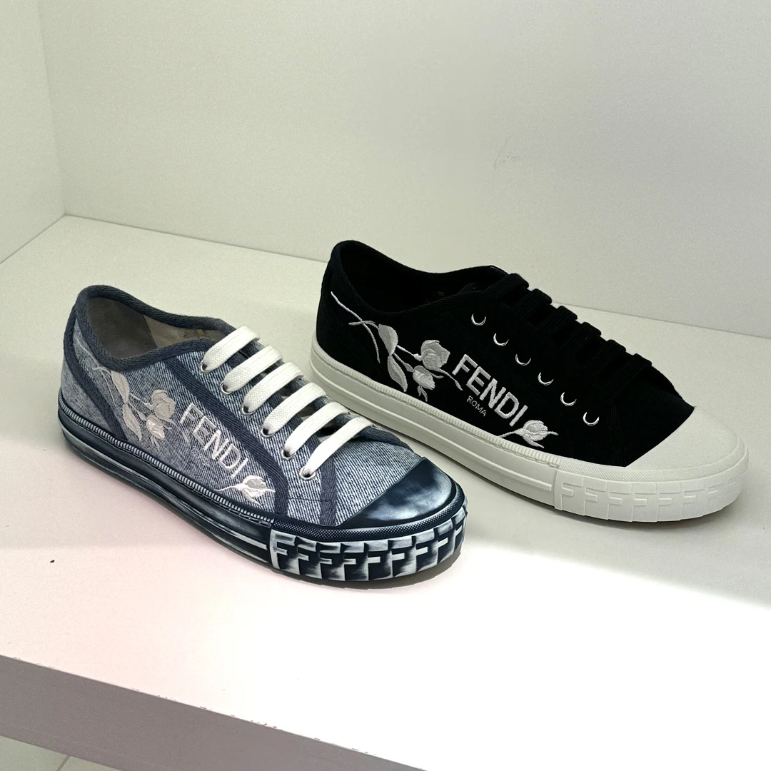 FENDI/芬迪女帆布鞋