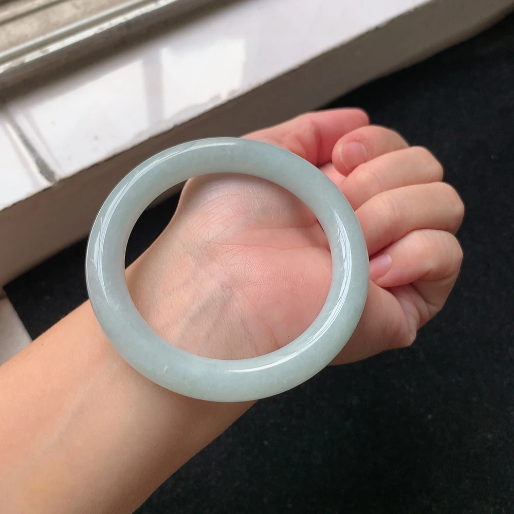 1767号 缅甸天然A货翡翠手镯54/55圈口浅绿圆条手镯