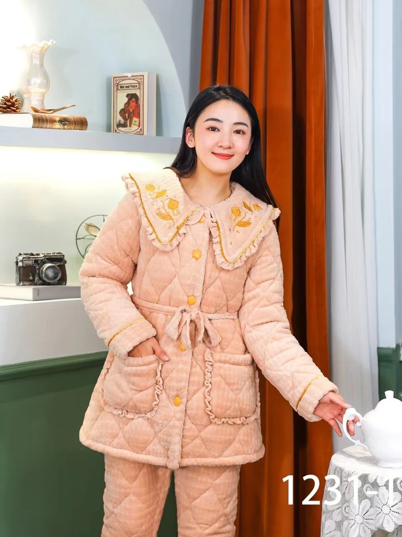 香槟色刺绣三层加厚保暖套装外出穿1231-1