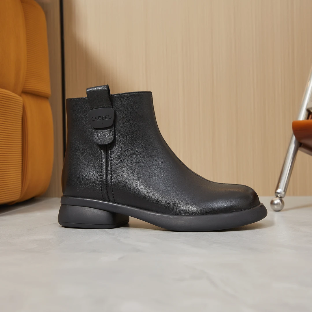 6296大码真皮女鞋短靴女2024冬季新款马丁靴炸街英伦风切尔西靴子