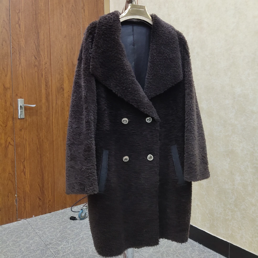 92925皮毛一体中长阔版女冬外套