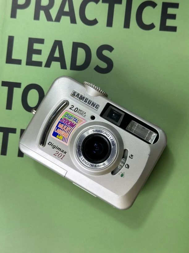 9新 Samsung/三星 digimax201 三星面包机美白复古人像