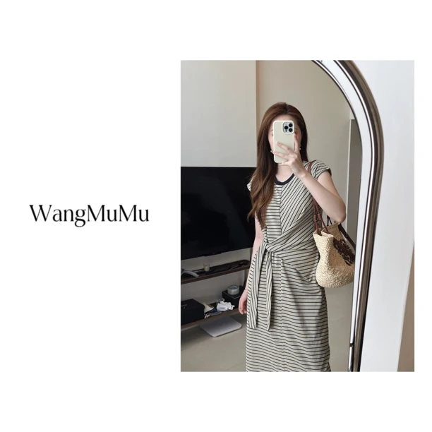 清【千禧美学】夏季绑带设计感条纹连衣裙