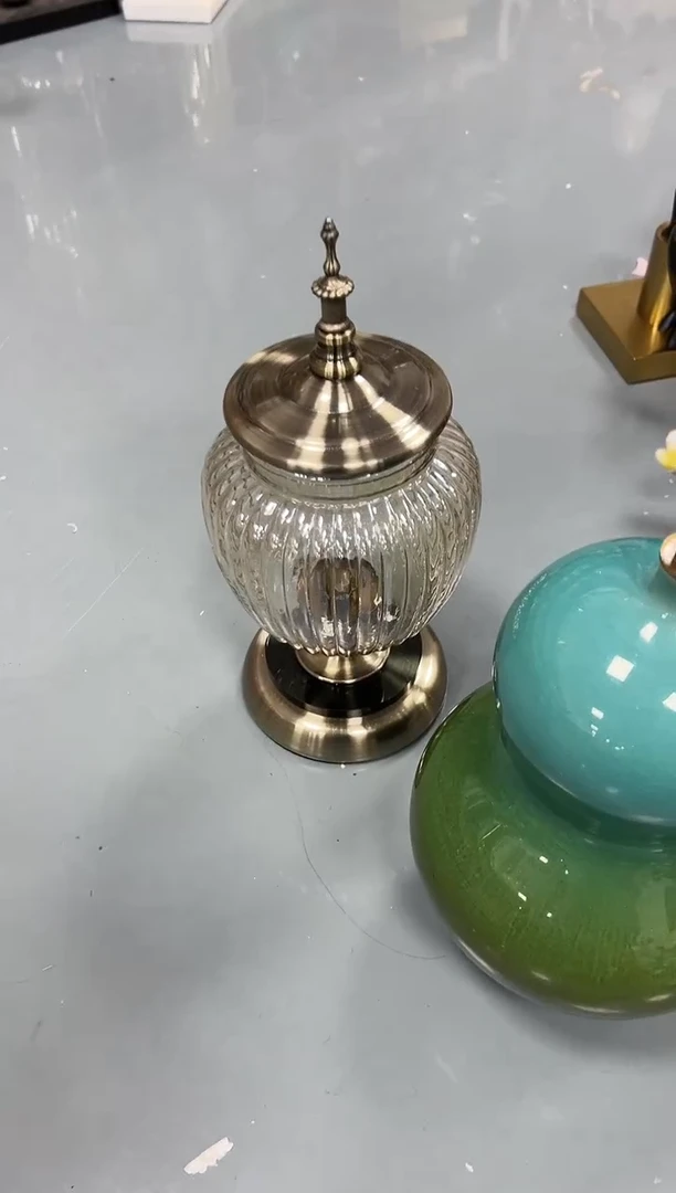 【闪购商品】悦美黑水晶条纹罐小号