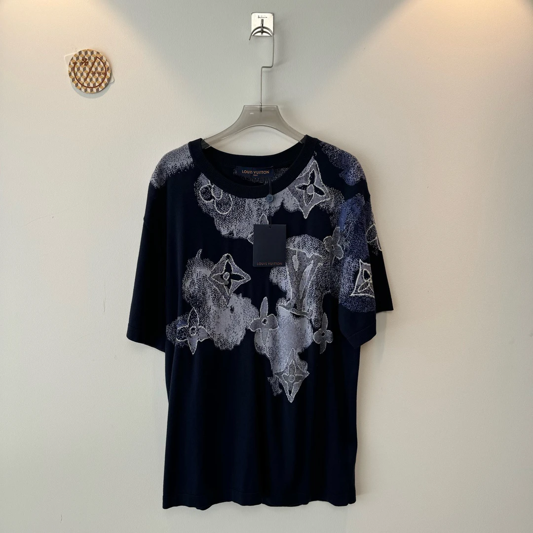 LV 水墨印花挂毯 短袖L衣长74胸围116 99新